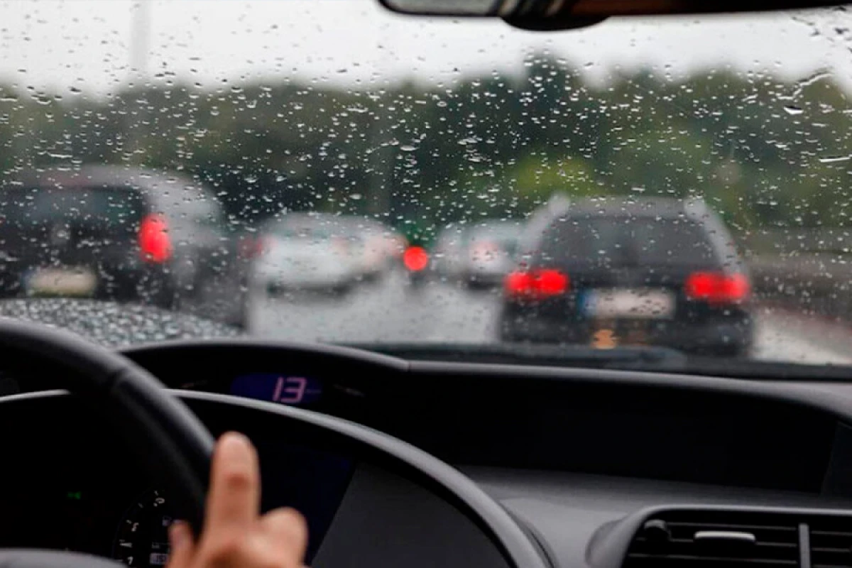 Yağışlı havalarda avtomobillər ciddi risklə üzləşəcək [[– USTA XƏBƏRDARLIQ ETDİ]]