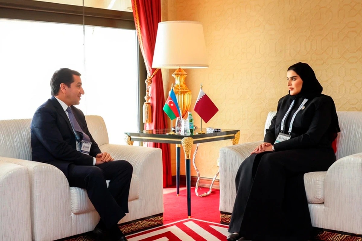 [[Hikmət Hacıyev]] Qətərin dövlət naziri ilə görüşdü
