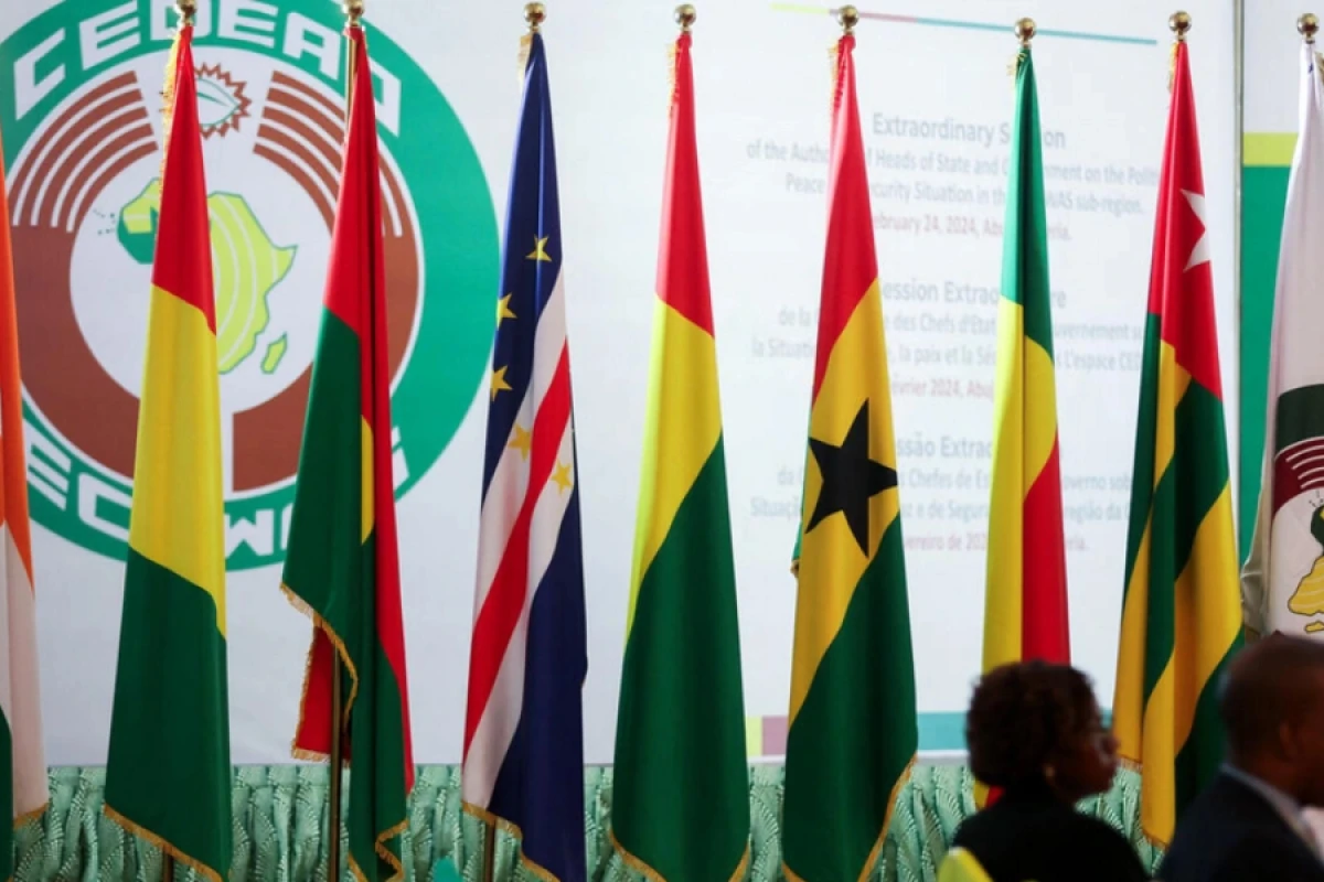 Afrika ölkələri Beninə [[ordu göndərə bilər]]