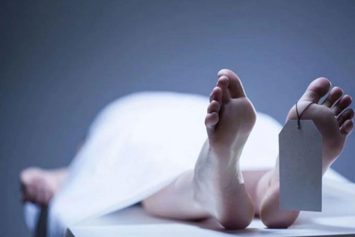 Sumqayıtda evdən [[meyit tapıldı]]