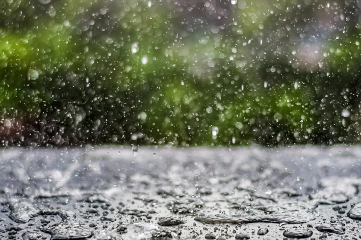 Bakıda leysan nəticəsində [[qəsəbələri su basdı]]