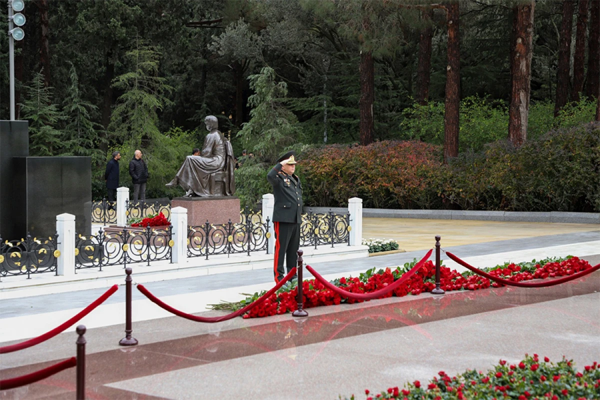 Dövlət Xidmətinin əməkdaşları [[Ulu Öndər Heydər Əliyevin xatirəsini]] yad etdi