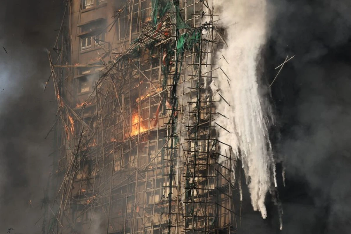 Honkonqda yaşayış kompleksindəki [[yanğının ziyanı açıqlandı]]