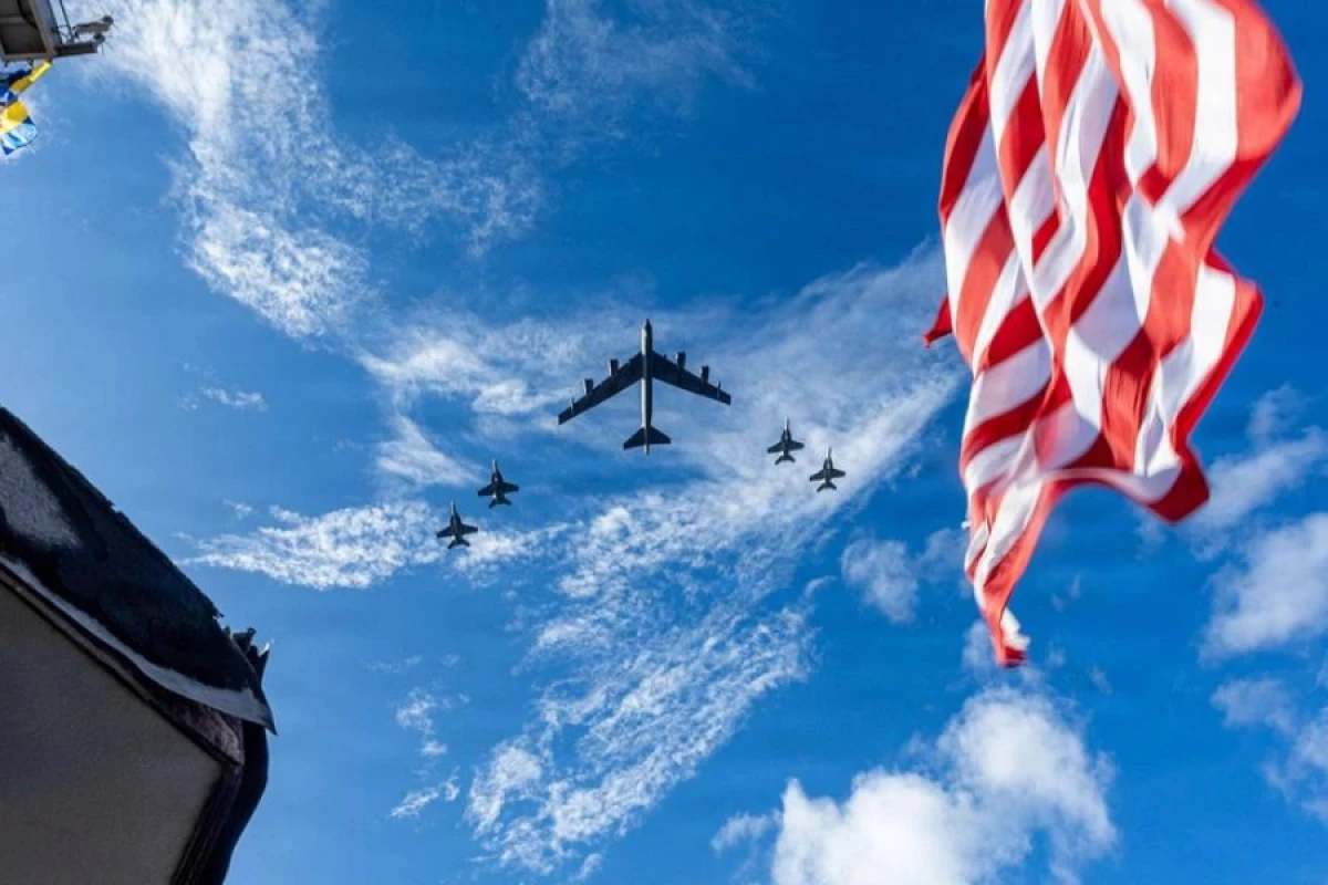 ABŞ Venesuela sahillərində [[hərbi uçuşlarını artırdı]]