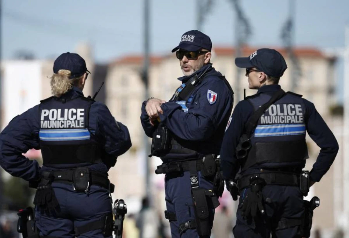 [[Fransa]] yəhudilərin dini məkanlarının mühafizəsini gücləndirir