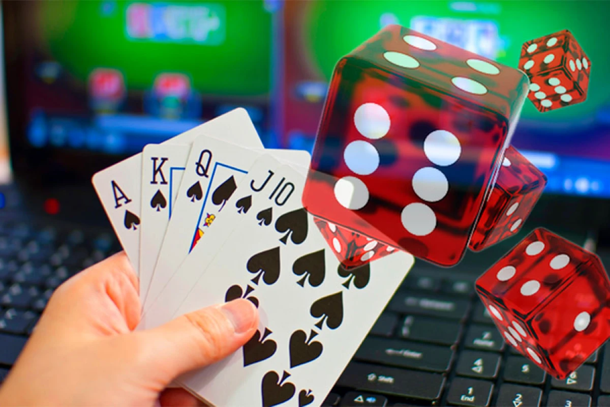 Onlayn [[qumar oyunları təşkil edən]] dəstənin məhkəməsi davam edir