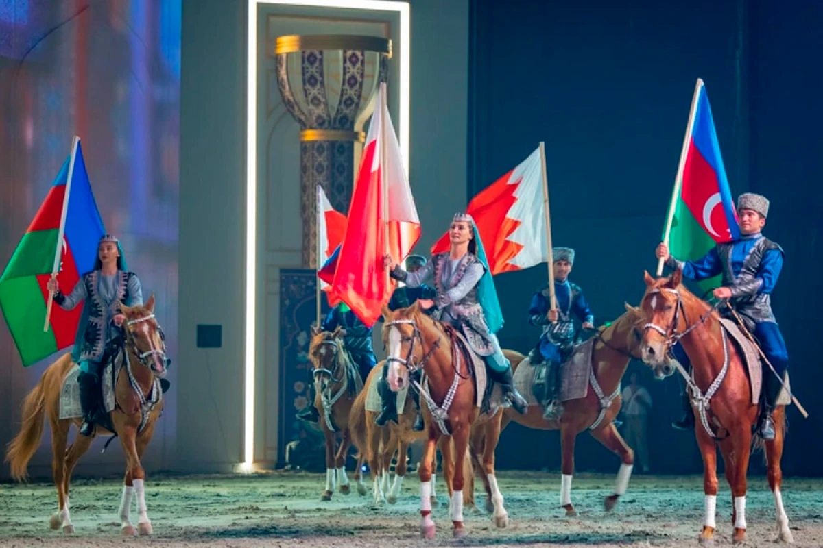 Bəhreyndə keçirilən festivalda [[Qarabağ atları]] nümayiş etdirildi