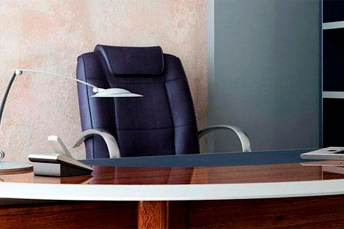 Vəzifəsini itirən 23 illik sabiq müavin [[bu vəzifəli şəxsin yoldaşıdır]]