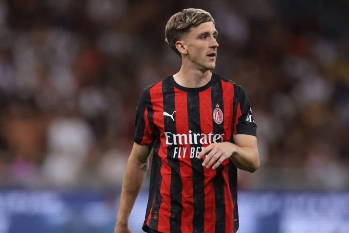 "Milan" belçikalı futbolçusu ilə müqavilənin [[müddətini uzatdı]]