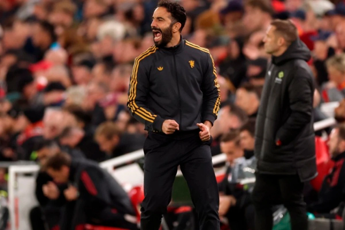 “Mançester Yunayted” [[Amorimlə yolları]] ayıra bilər