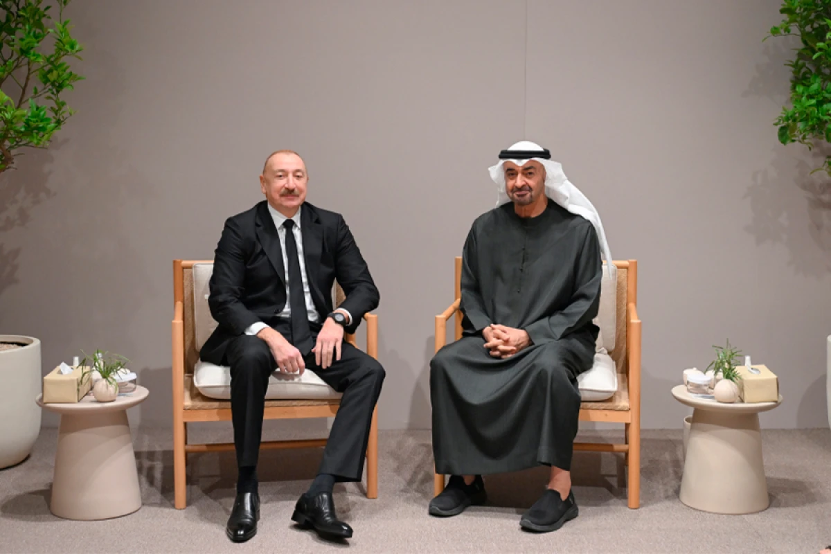 Prezident İlham Əliyev Əbu-Dabidə BƏƏ lideri ilə görüşdü [[- YENİLƏNDİ]]