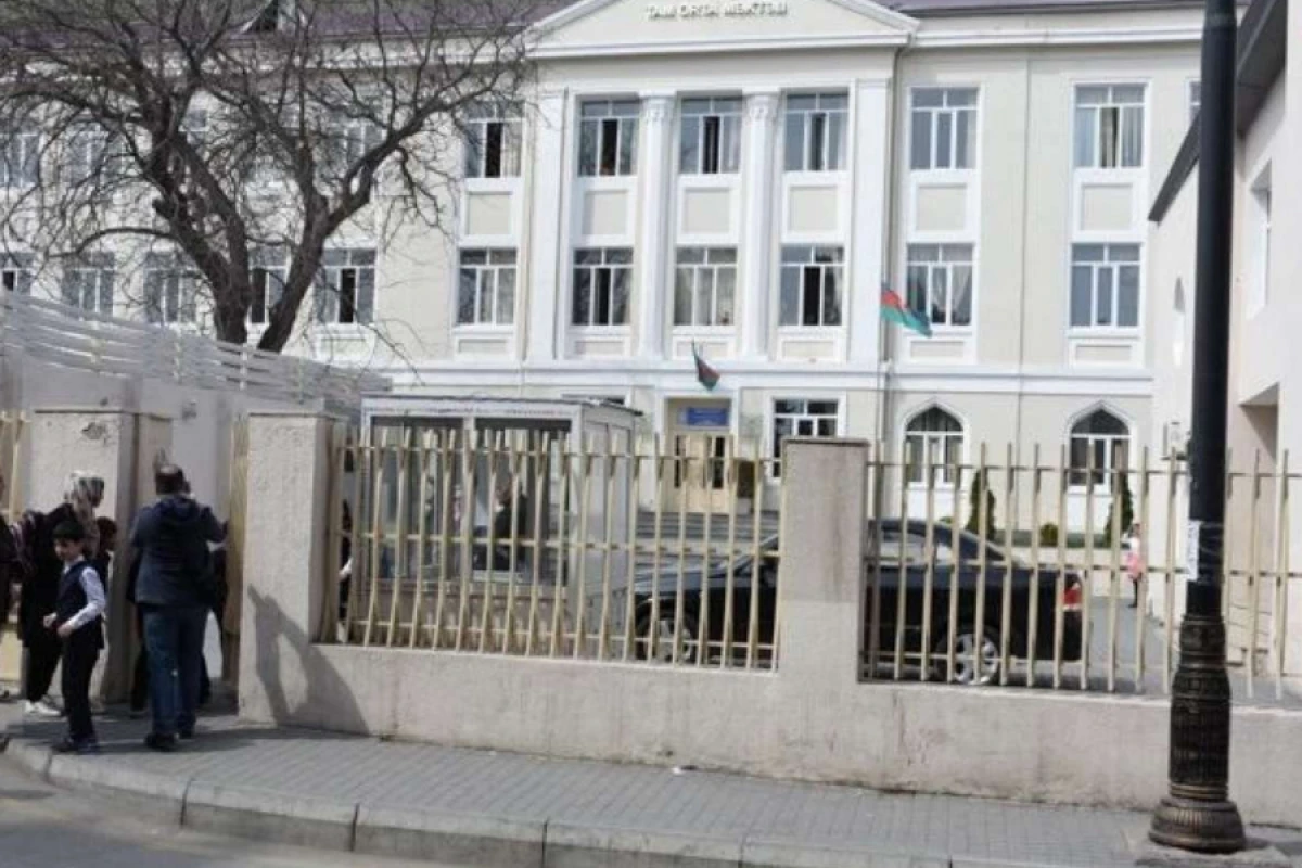 Məktəblilər arasında “snus” təhlükəsi - [[VİDEO]]