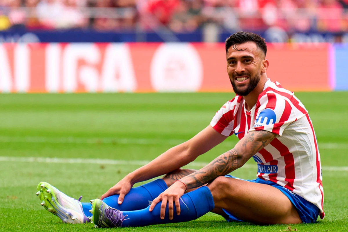 Argentinalı müdafiəçi [[sıradan çıxdı]]