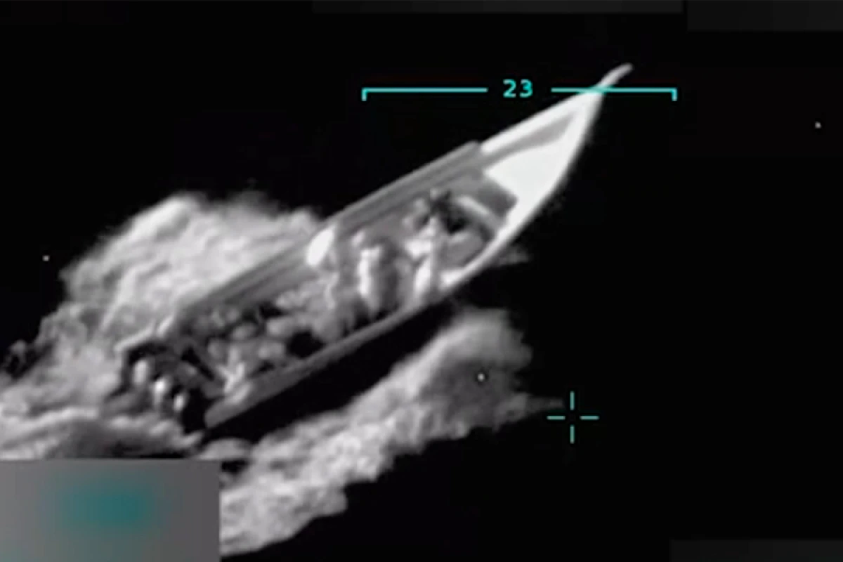 ABŞ Sakit Okeanda [[daha bir gəmiyə]] zərbələr endirdi