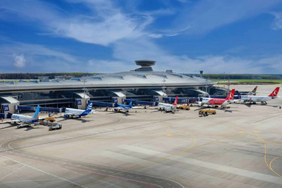 [[Rusiyada]] üç hava limanı fəaliyyətini dayandırdı