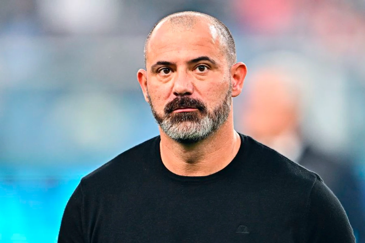 [[“Srvena Zvezda”]] köhnə tanışa etibar etdi