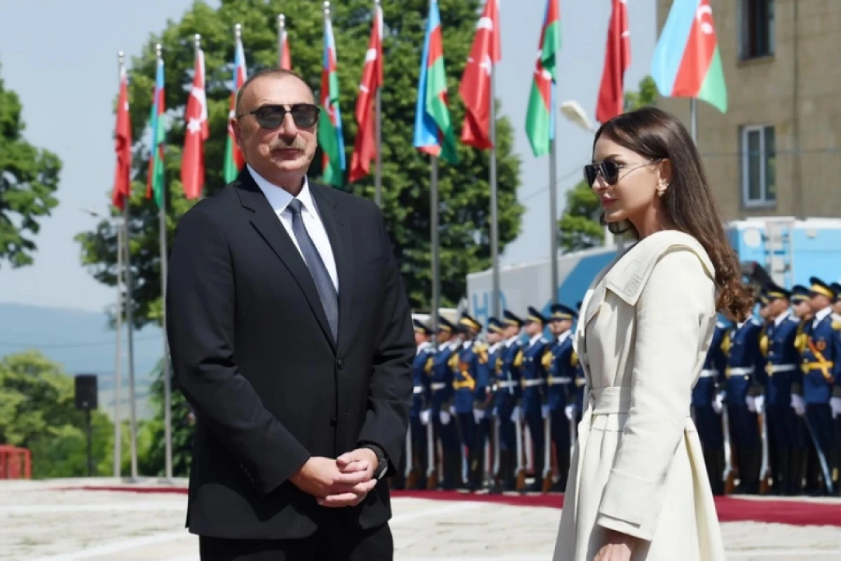 [[Mehriban Əliyeva]] İlham Əliyevi doğum günü münasibəti ilə təbrik etdi