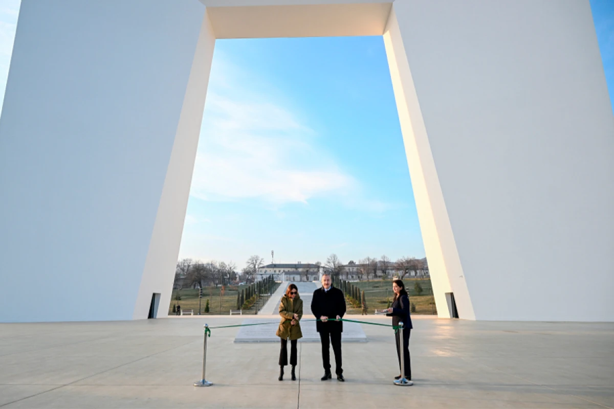 İlham Əliyev Xankəndidə Zəfər parkının açılışında iştirak etdi [[- YENİLƏNDİ]]