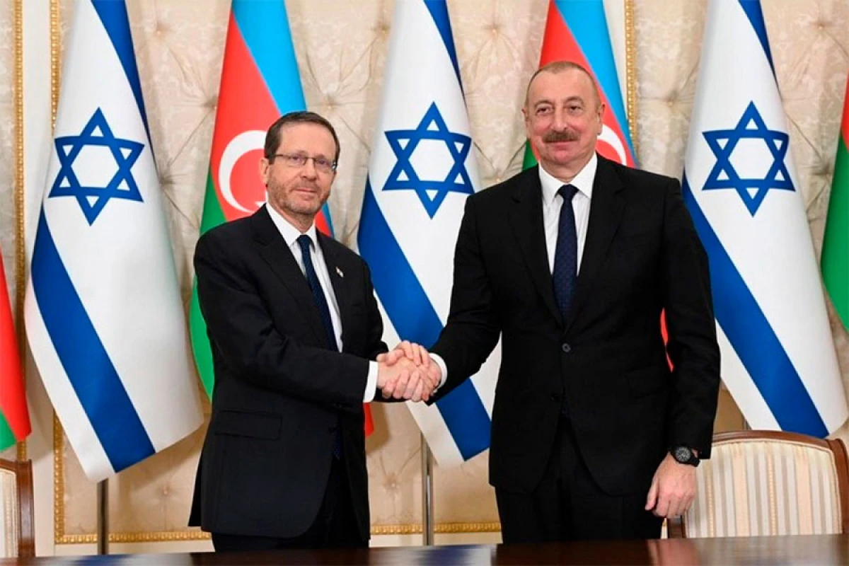 İsxak Hersoq [[Azərbaycan Prezidentinə]] zəng etdi