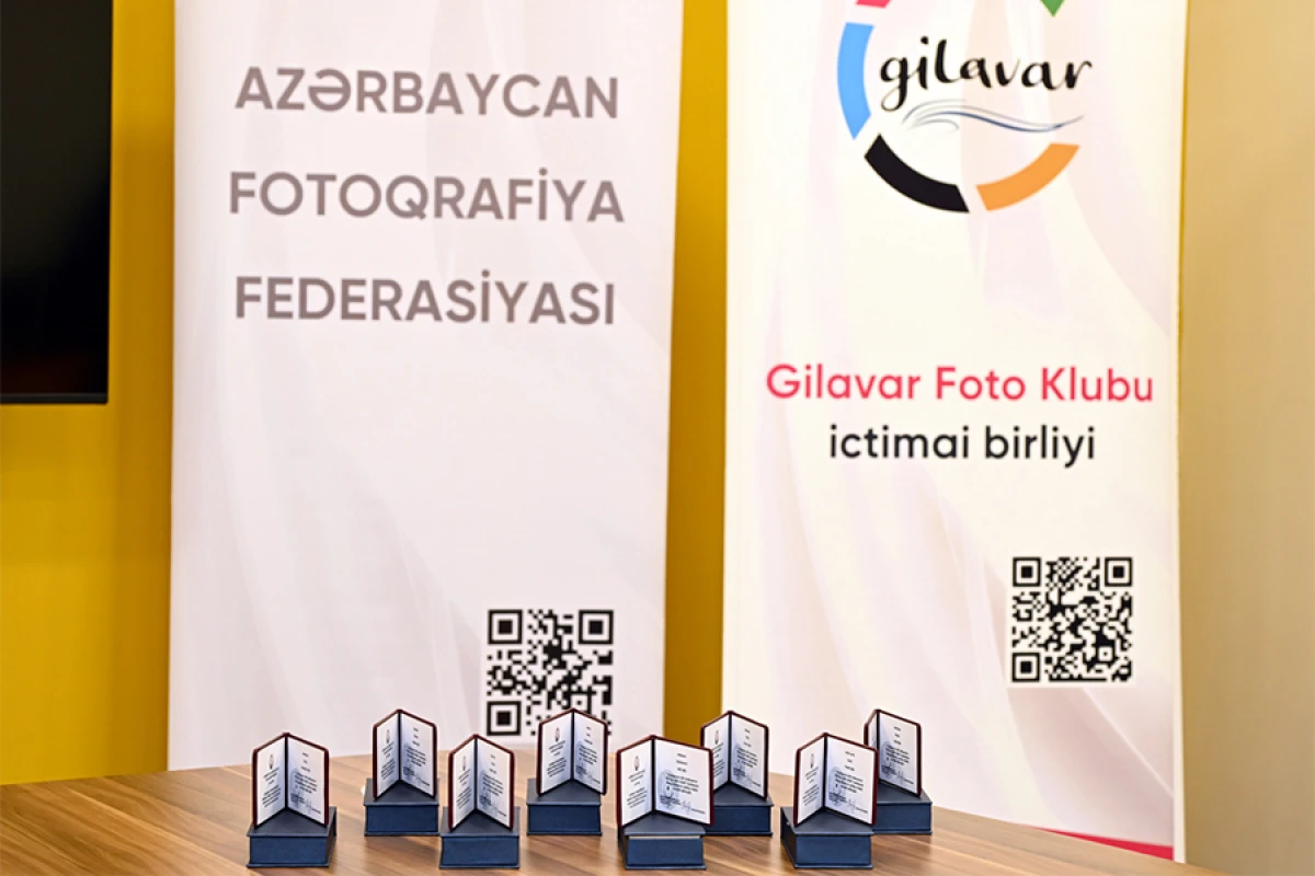 Fotoqraflar [[“Azərbaycan milli mətbuatının 150 illiyi” yubiley medalı ilə]] təltif olundu