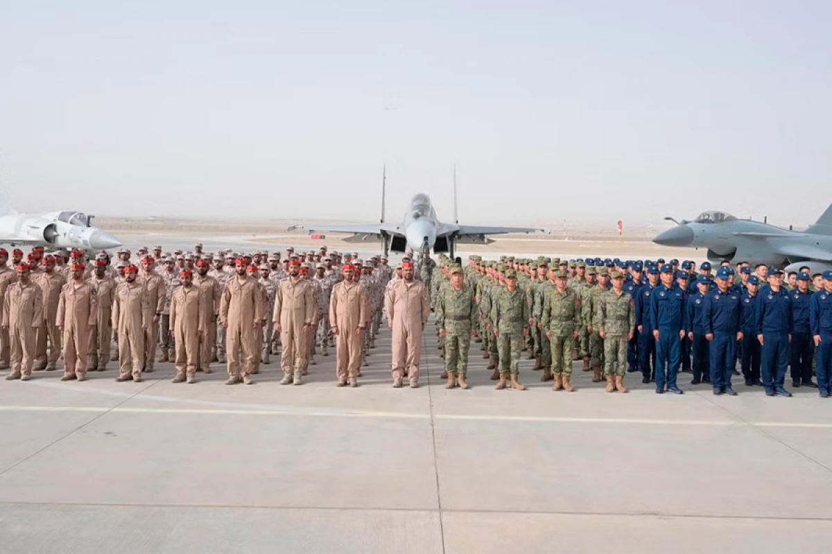 Çin-BƏƏ [[birgə hava qüvvələri təlimi]] praktik əməkdaşlığı gücləndirir