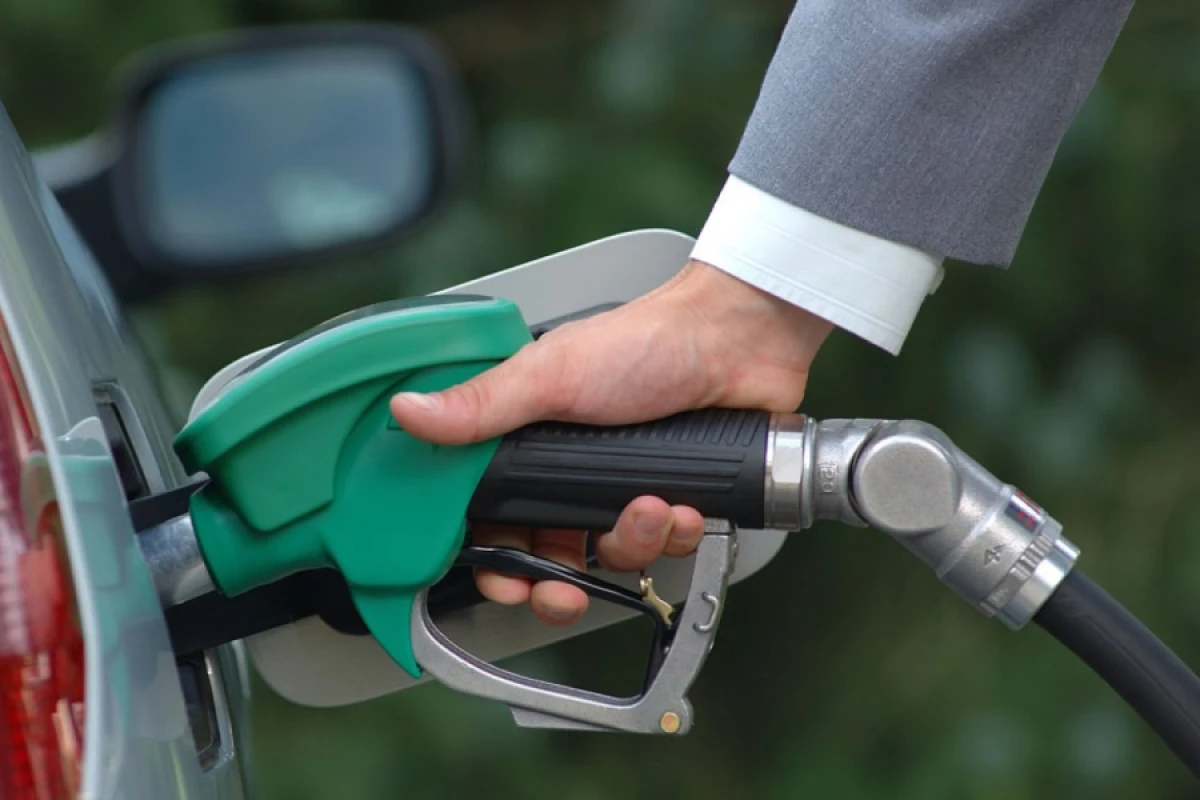 İranda yüksək keyfiyyətli [[benzinin qiyməti artdı]]