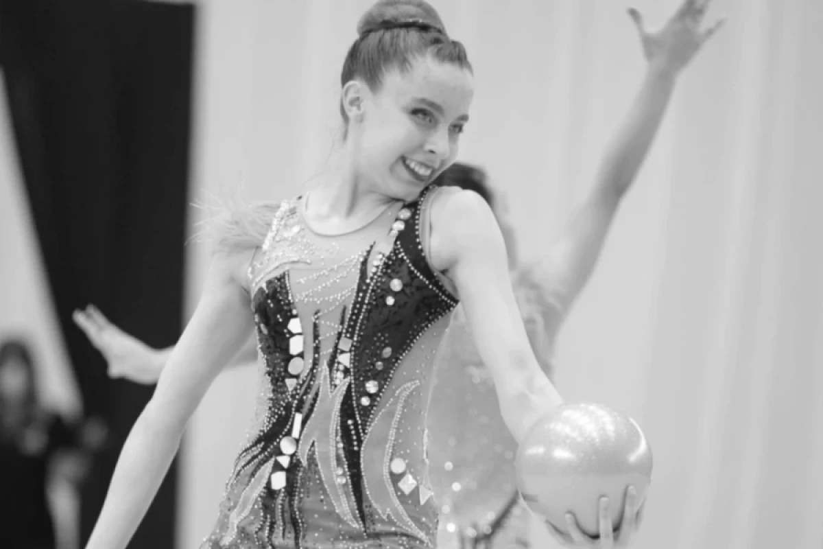 [[18 yaşlı]] gimnast vəfat etdi