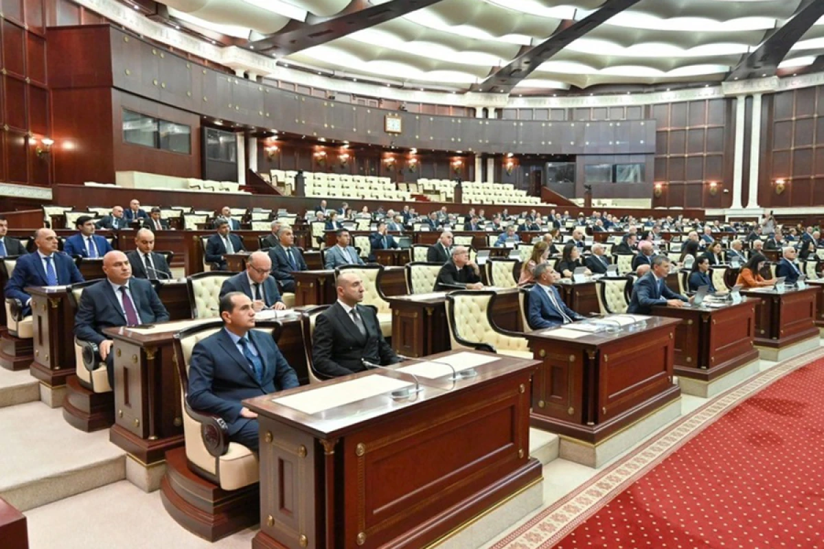 Milli Məclisin [[plenar iclası]] başladı