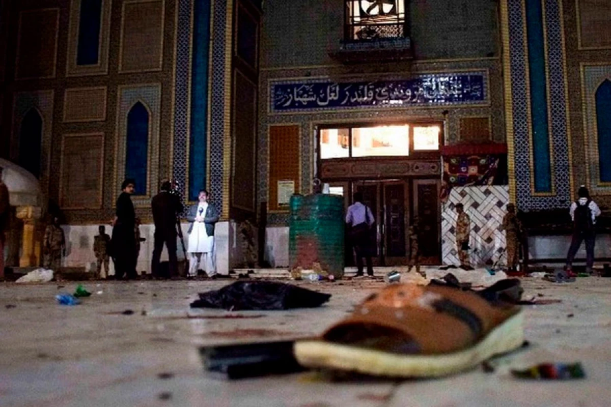 Suriyada məsciddə partlayış baş verdi: [[Ölənlər var]]