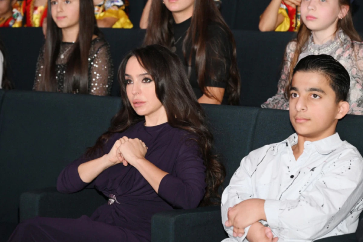 [[Leyla Əliyeva və Alyona Əliyeva]] mükafatlandırmada iştirak etdilər