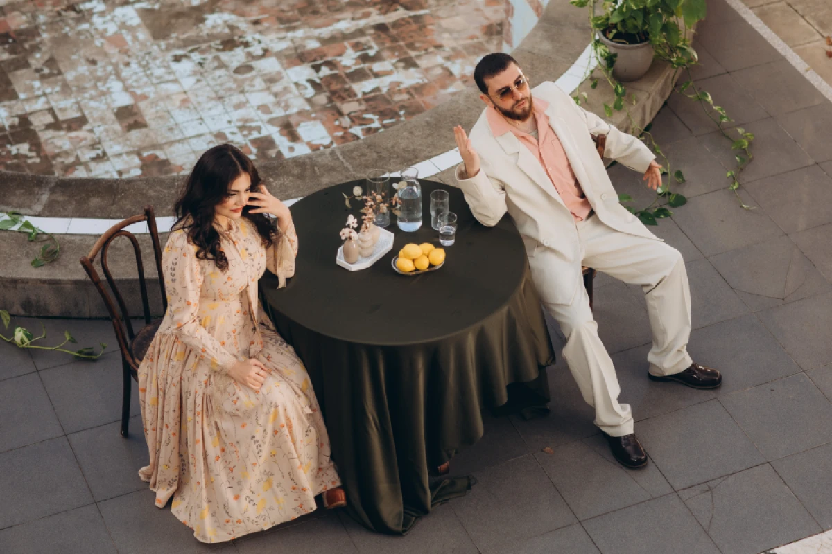 Retro musiqiyə müasir nəfəs gətirən, yeni tərz yaradan [[Nuran “Yolu var” adlı yeni klipini təqdim etdi]]