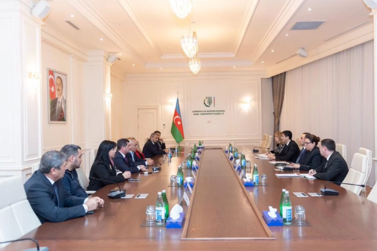 Prezident Administrasiyasının nümayəndəsi KTN yanında İctimai Şuranın üzvləri ilə [[görüşdü]]