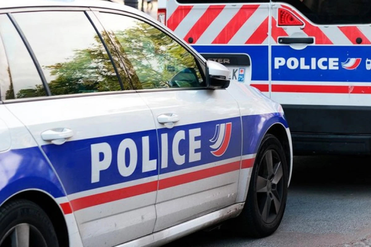 Paris polisi fişəng istifadə etdiyinə görə 40 nəfəri saxladı