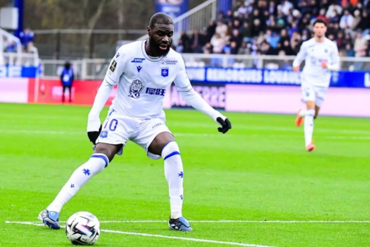 [["Mançester Yunayted"]] yeni hücumçu ilə danışıqlar aparır