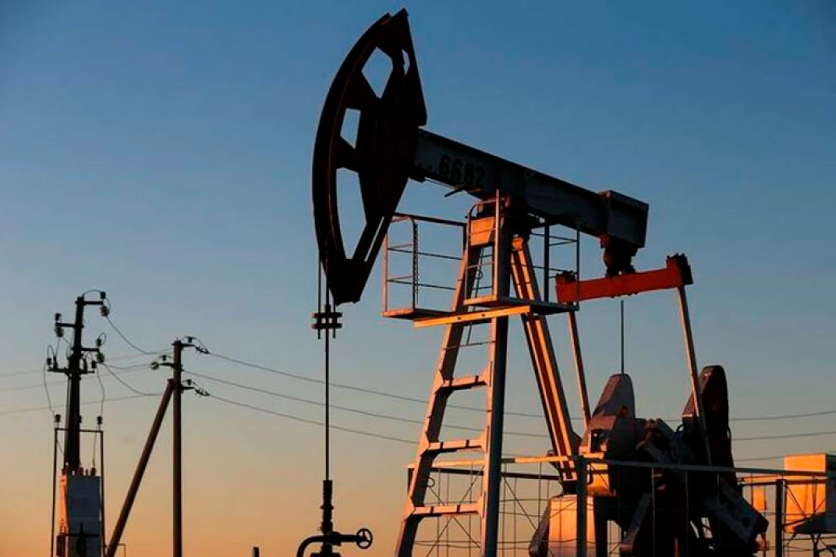 Neft [[bahalaşdı]]