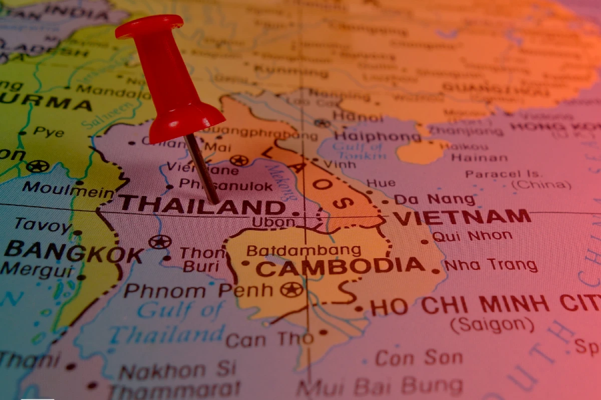 Kamboca [[Tailanda sərhədlə bağlı]] təcili görüş keçirməyi təklif edir