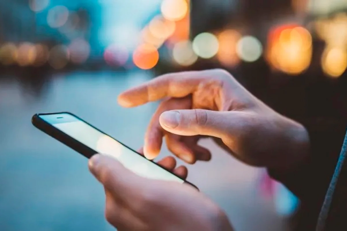 Mobil telefonların [[qeydiyyatı üçün]] 100 manat rüsum alınacaq