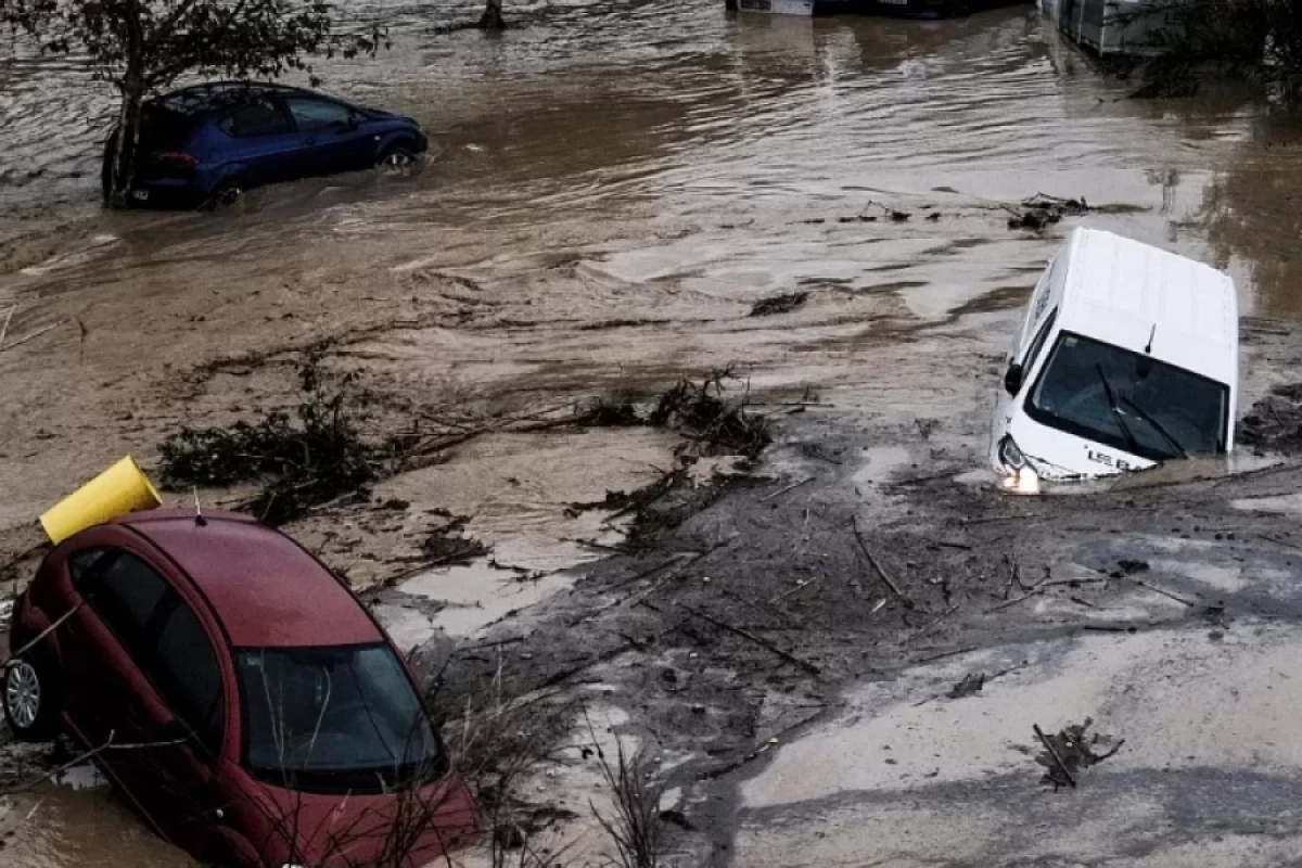İranda təbii fəlakət səkkiz nəfərin həyatına son qoydu
