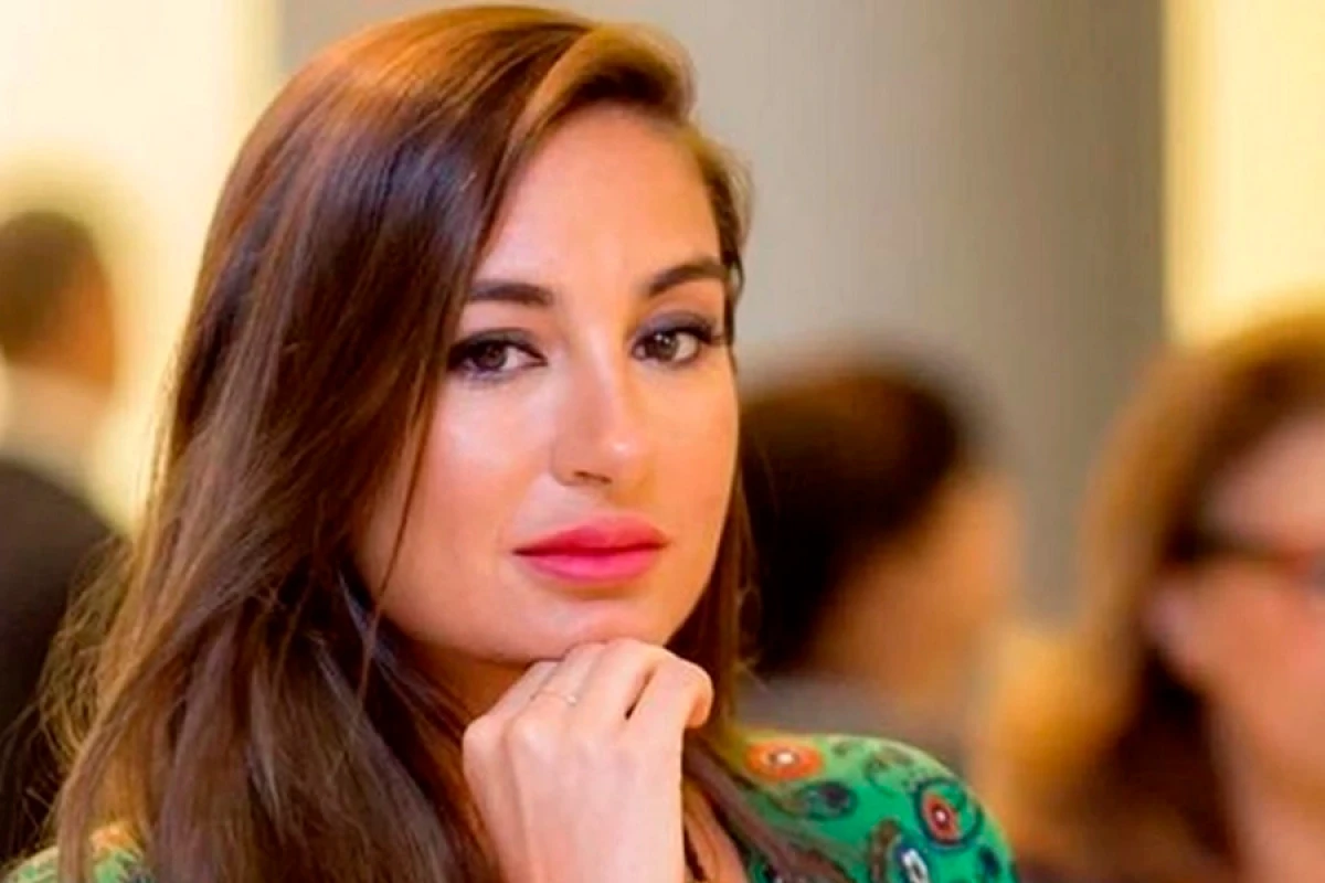 [[Arzu Əliyeva]] "Rənglərdə yaşanan 10 il" sərgisindən paylaşım etdi