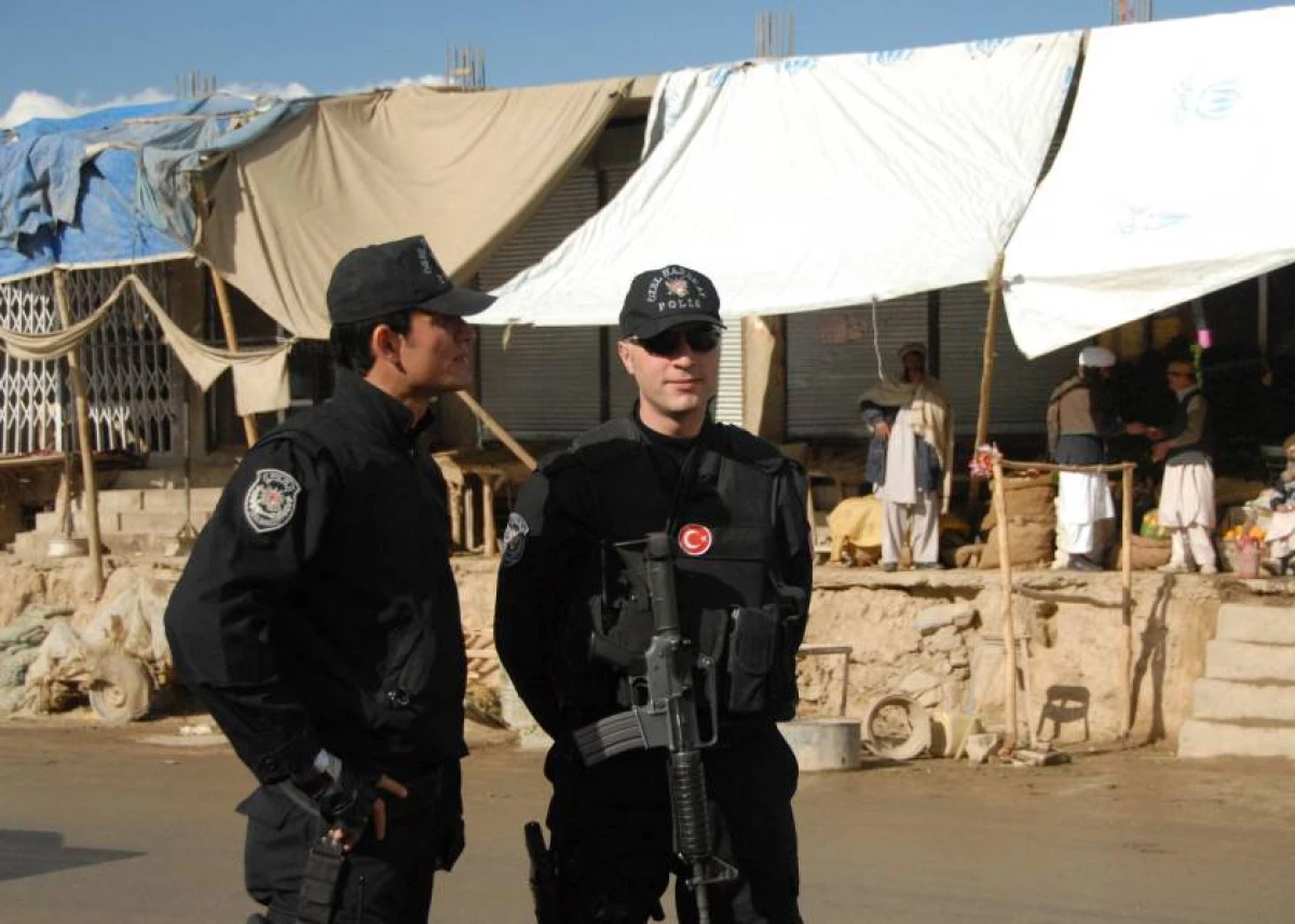 Türkiyədə İŞİD-ə qarşı geniş əməliyyat: [[357 nəfər saxlanıldı]]