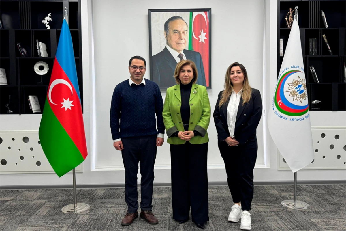 Elm və dövlət siyasəti bir platformada: [[Bahar Muradova alimlərlə görüşdən yazdı]]