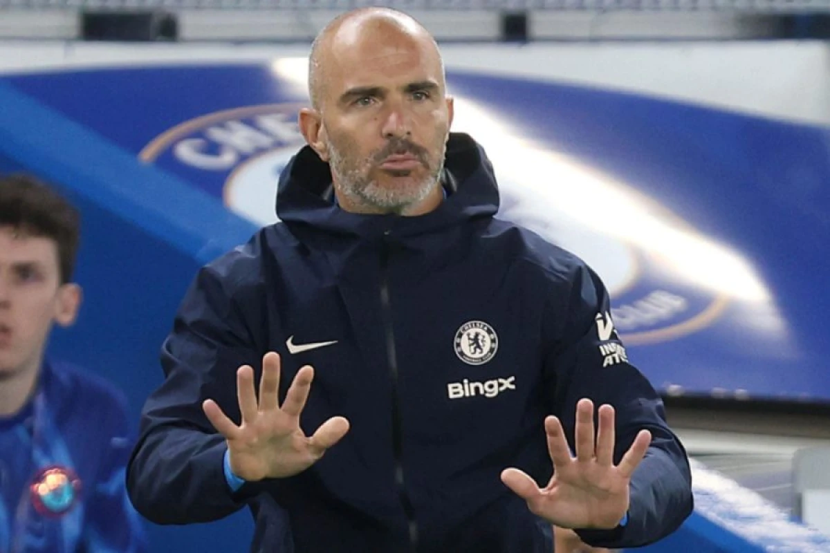 London klubunda [[istefa ehtimalı]]