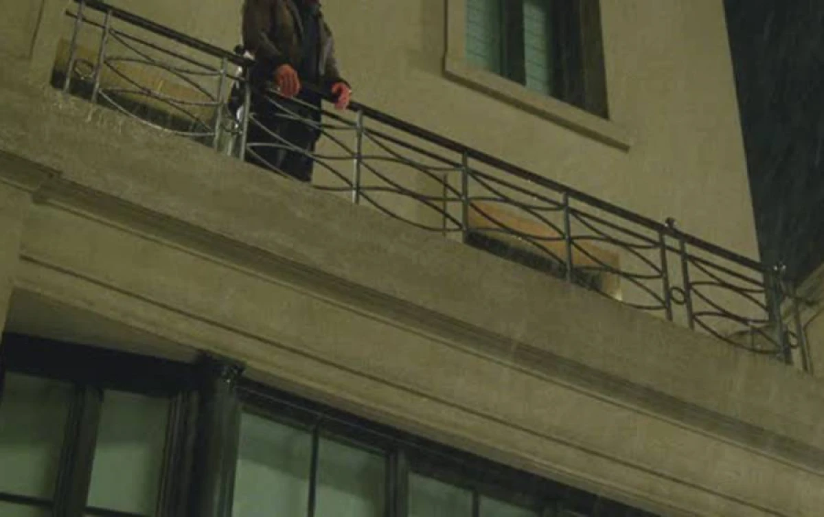 [[Eyvandan yıxılan 53 yaşlı kişi]] xəstəxanada öldü