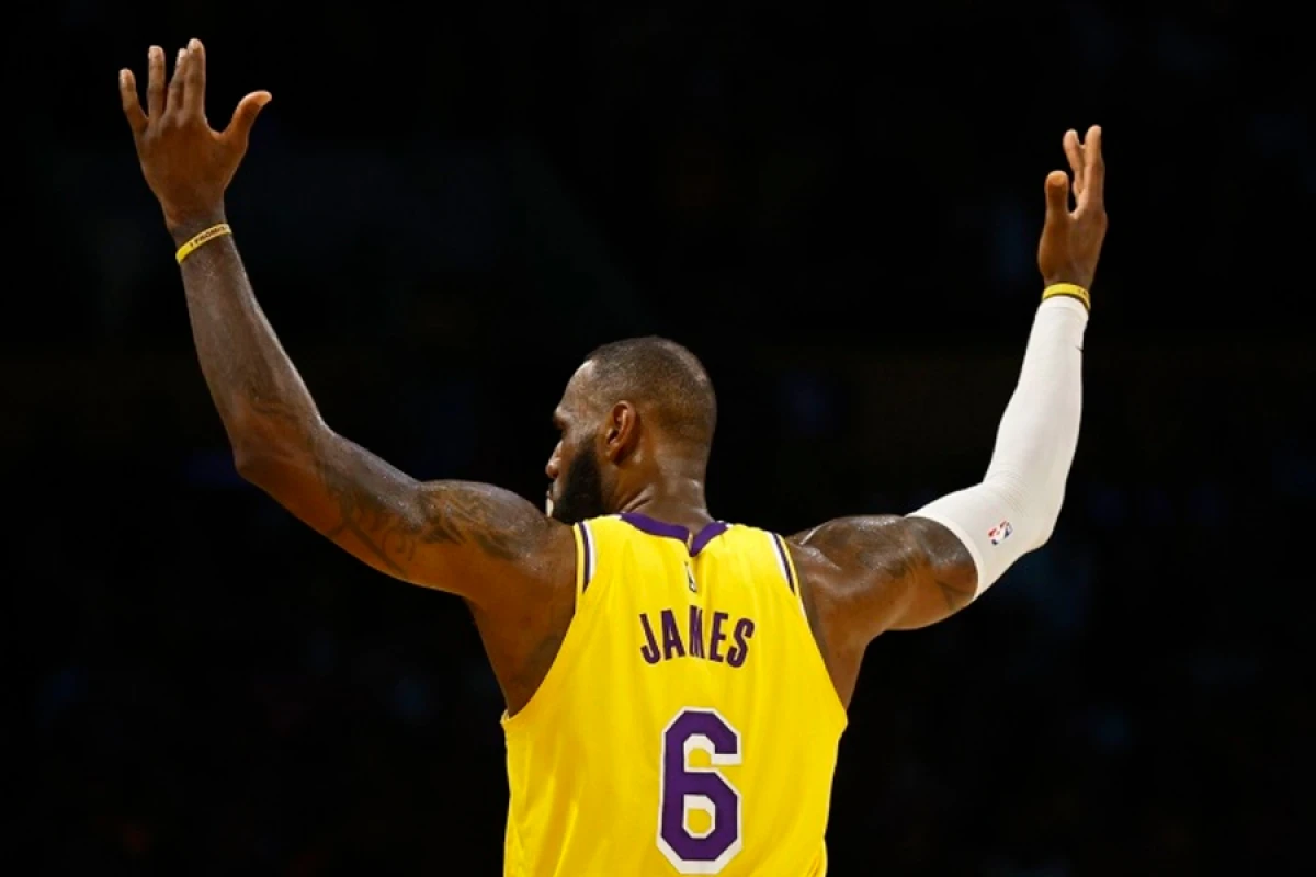 Tarix yazılmağa davam edir: [[Lebron ikinci oldu]]