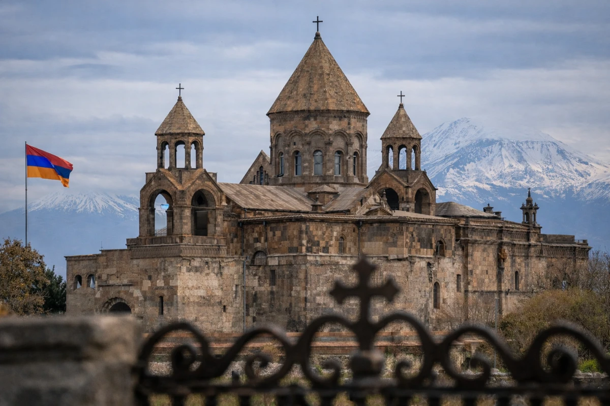 [[Eçmiədzin]] Paşinyana xəbərdarlıq etdi
