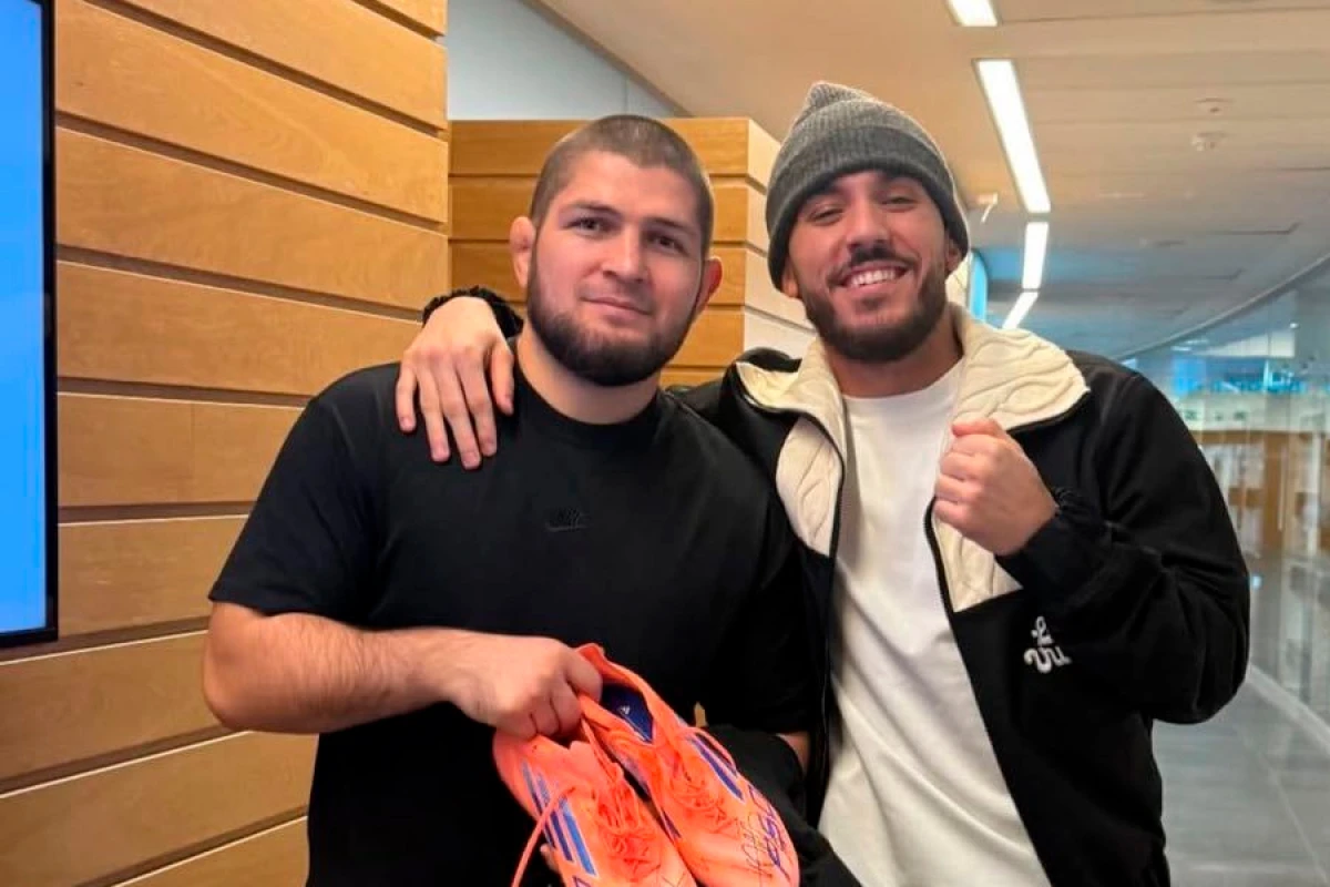 “Mançester Siti”nin forvardı [[UFC əfsanəsi ilə]] görüşüb