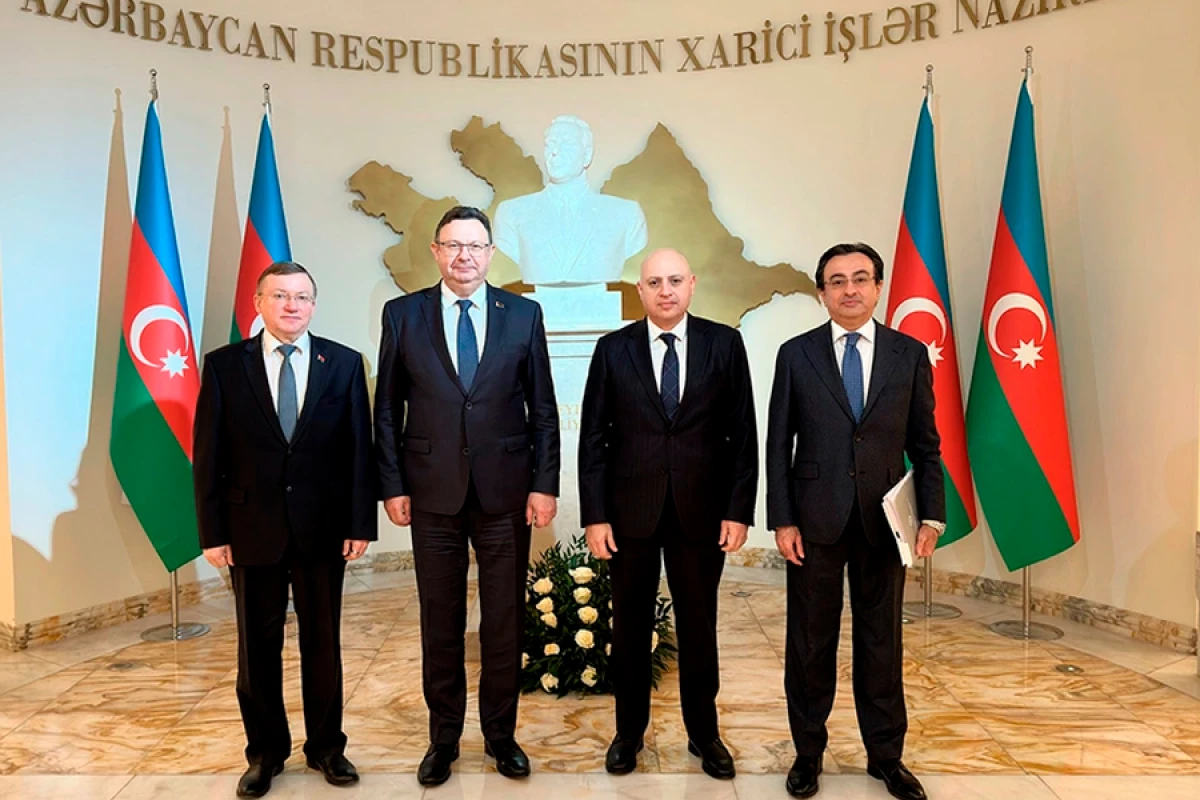 Belarus səfiri [[Samir Şərifovla]] görüşdü