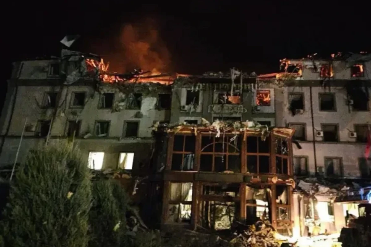 Rusiya Krivoy Roqda çoxmənzilli binaları [[“İskəndər” raketləri ilə vurdu]]