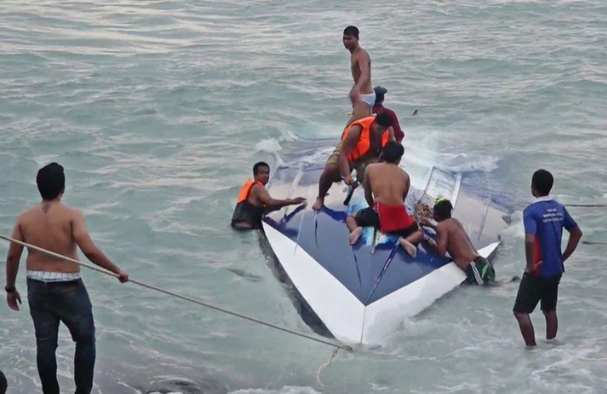 Tailandda motorlu qayıq qəzası: [[1 nəfər öldü, 19 nəfər yaralandı]]