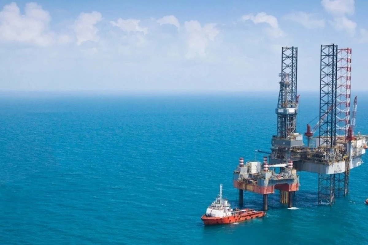 Ukrayna Xəzərdə "Lukoyl"un qazma qurğularını vurdu